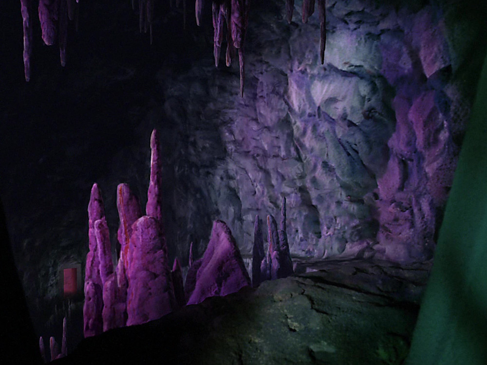 A cave (TOS10)
